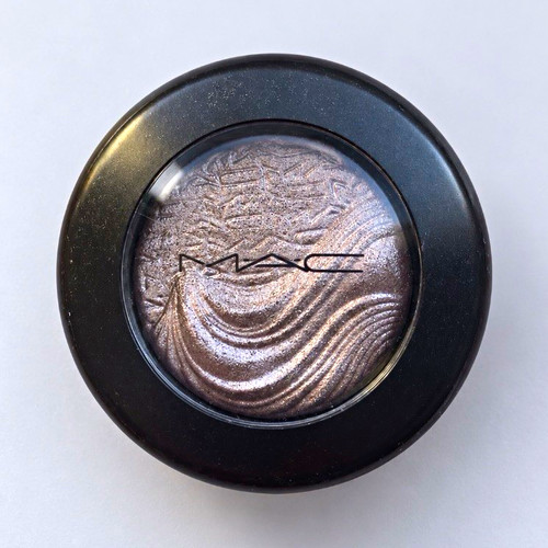 Extra dimension eye - m·a·c,